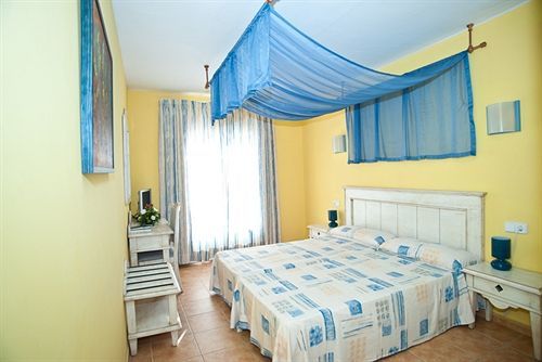 Hostal Hpc Porto Colom Exterior photo